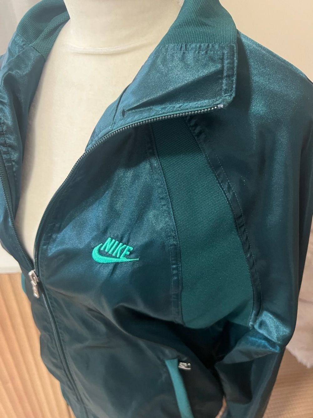 Nike jacket - Picture 4 of 5
